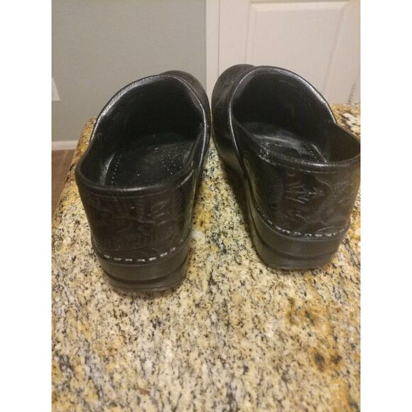 DANSKO BLACK LEATHER EMBOSSED TOOLED CLOGS SIZE 6.5 / 37 - Picture 12 of 12